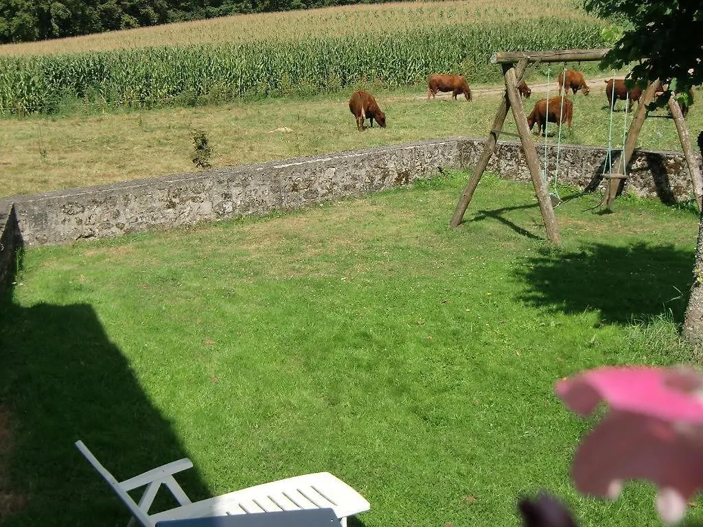 Maison A La Ferme Avec Peche Roumegoux  0*, Roumegoux (Cantal)